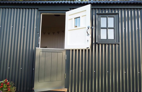 Macclesfield Cabin | Shepherds Hut with stunning views located on the edge of the peak district