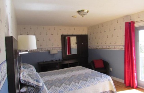 Curryville Hotel | Shepody Bay Inn