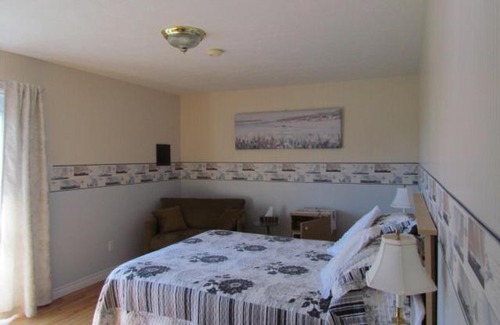 Curryville Hotel | Shepody Bay Inn