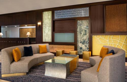 Norfolk Hotel | Sheraton Norfolk Waterside Hotel