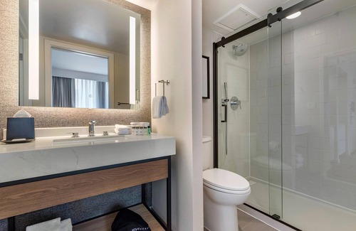 Old Town North Hotel | Sheraton Suites Old Town Alexandria