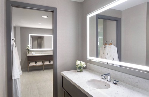 Guildford Hotel | Sheraton Vancouver Guildford Hotel