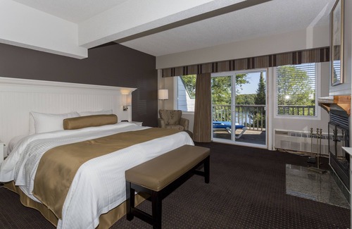 Port Carling Hotel | Sherwood Inn