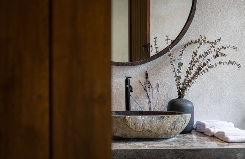 Sambahan Bed & Breakfast | Shibumi Ubud - Room with Garden View - 15 Minutes to Ubud Center