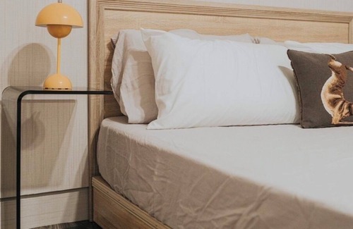 Shilin Apartment | Shilin night market ,MRT 2 mins,Ximen,cozy kitchen,balcony,washing machine