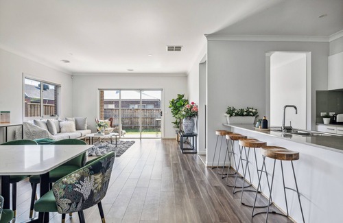 Point Cook House | SHINE Point Cook Elegant Home Sweet Home
