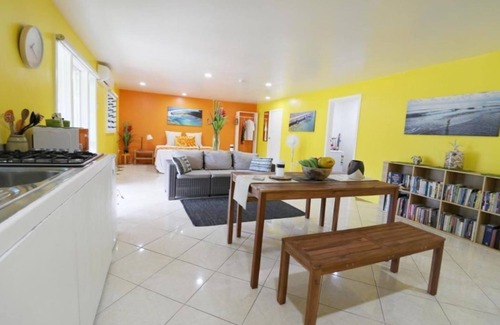 Matavera Apartment | ShineAwayHomes- Mountain view