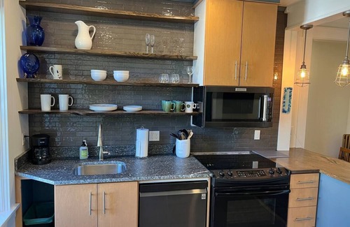 Bath Apartment | SHIP CITY CENTRAL - IN HISTORIC BATH MAINE