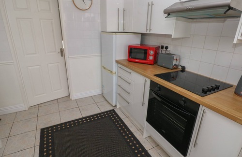 Kidwelly Cottage | Shipwreck Chalet