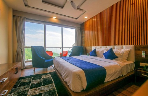 Bhagsu Nag Hotel | Shivaay Grand