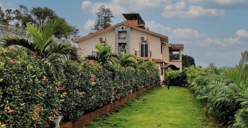 Panchgani House | Shivanya Palace- A Purple Mansion 7BHK