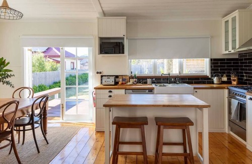 Kyneton House | SHOEFITTER'S HOUSE - THE PERFECT FIT IN KYNETON