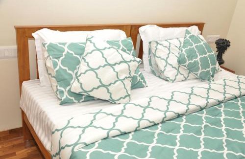 Periyur Bed & Breakfast | Shola County