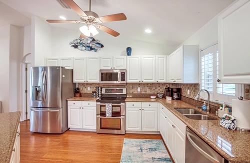 Trafalgar House | Shop, Dine & Unwind Poolside: Cape Coral Retreat!