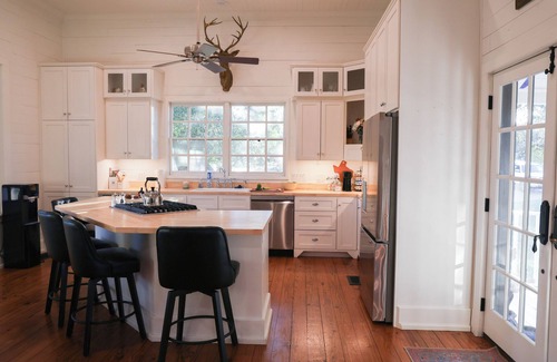Fayetteville House | Shop, Swim, & Soak in the Views | Sleeps 15 | St. Jerome House + Cottage