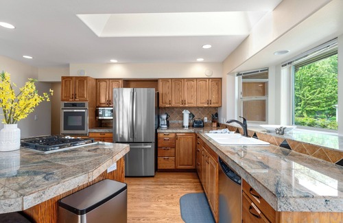 Wapato Point House | Shore View Home Retreat