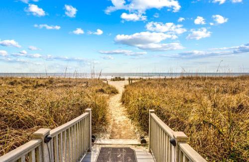 Crescent Beach Apartment | Shoreham Towers 4-D