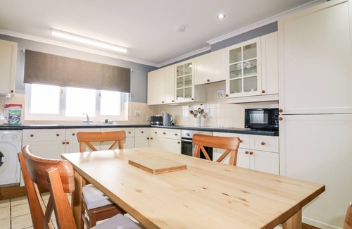 Rosehearty Cottage | SHORELINE HOUSE, pet friendly, with a garden in Rosehearty