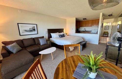 Regional District of Nanaimo Apartment | Shorewater Resort Beachfront King Bed Studio