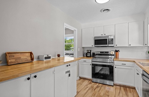 Cedar Point House | Short Drive to Emerald Isle!