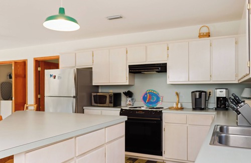 Port St. Joe House | ☀️Short, Easy Walk to Beach | Gulf Views | Papa's Palmetto Place☀️