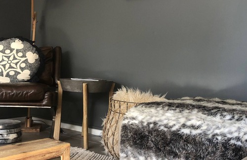 McCrae House | Short stroll to the beach, shopping village and restaurants