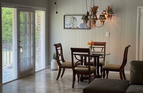 Savannah House | Short Term Furnished Rental Near Hospitals