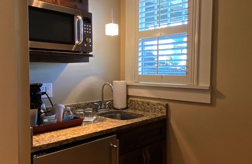 Bloomington Bed & Breakfast | Showers Inn