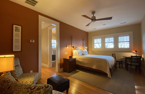 Bloomington Bed & Breakfast | Showers Inn