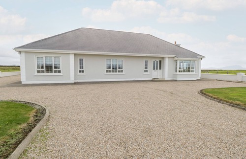 Saula Cottage | SHRAIGH BEACH, family friendly in Belmullet, County Mayo