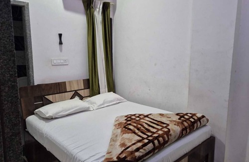 Shri Madhopur Hotel | Shree Hanuman Hotel