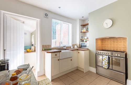 Shifnal Cottage | Shrewsbury Fields - a holiday let that sleeps 5 guests in 3 bedrooms