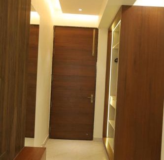 Radha Kund Hotel | Shri Radha Oasis