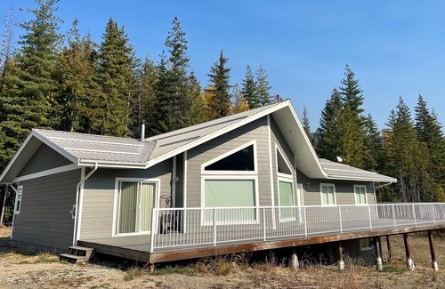 Magna bay Cabin | Shuswap Lodge at Crowfoot Mountain