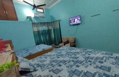 Faizabad House | Shyam Homestay Front Room With Private Bathroom