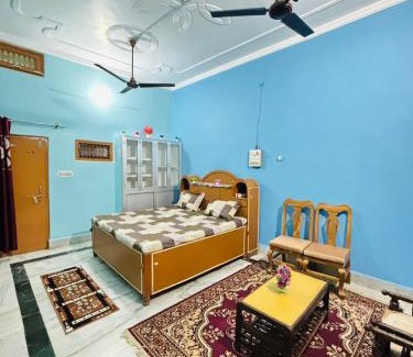 Faizabad House | Shyam Homestay Front Room With Private Bathroom