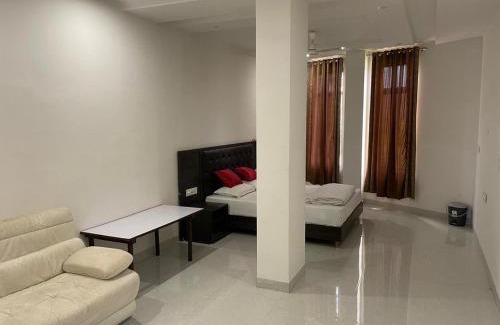 Marhi Hotel | Shyama Hotel