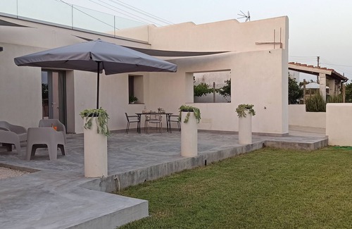 Cava dʼAliga Villa | Sicily: Villa Cad'à, Mediterranean Relaxation among Sea, Nature and Baroque Art
