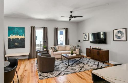 Nashville House | Side-by-Side Homes with Hot Tubs - Sleeps Over 20 Guests