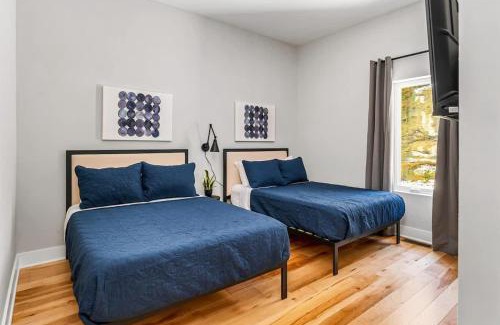 Nashville House | Side-by-Side Homes with Hot Tubs - Sleeps Over 20 Guests