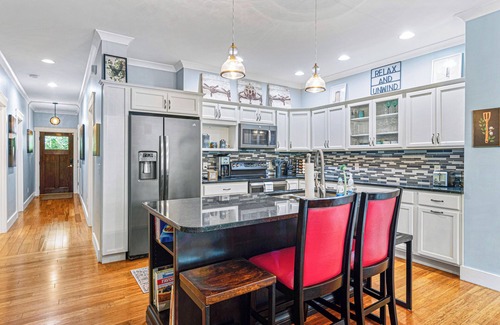 St. Elmo Improvement League Villa | Side ofLookout Mtn-2 Story Hideaway-Sleeps14- Chatt Vistas