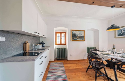 Altaussee Apartment | Sieglgut: Brahms Apartment | Kitchen | Parking