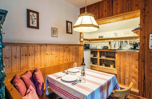 Altaussee Apartment | Sieglgut: Schnitzler Apartment |Kitchen |Parking