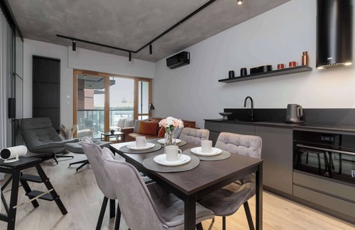Gdansk City Center Apartment | Sienna Grobla 8A | Stylish Apartment | Balcony
