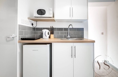 Stoke-on-Trent Apartment | Sienna Studio 1E – Netflix & Free Wi-Fi