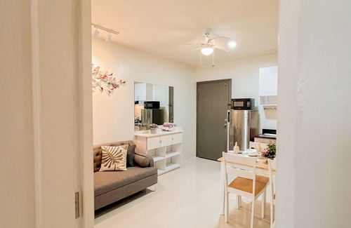 Puerto Princesa City Centre Apartment | Sierra 2 bedroom apartment with a private gym and a pool