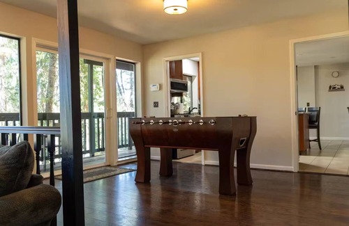 Pollock Pines Cabin | Sierra Cabin Retreat — Lake View and Trail Access
