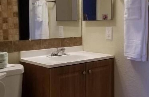 Bloomington Hotel | Sierra Crossing Motel