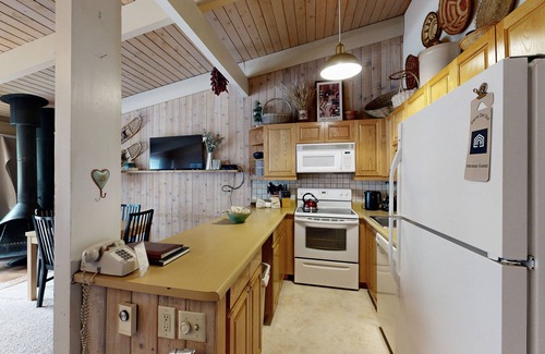 Taos Ski Valley Condo | Sierra Del Sol | Fantastic Ski-In, Ski-Out Retreat with Loft & Views