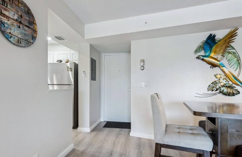 Siesta Key Condo | Siesta Key Waterfront w/VIEWS,Pool, 2bed/2bath w/Hot Tub, AC, Fitness Room,WiFi
